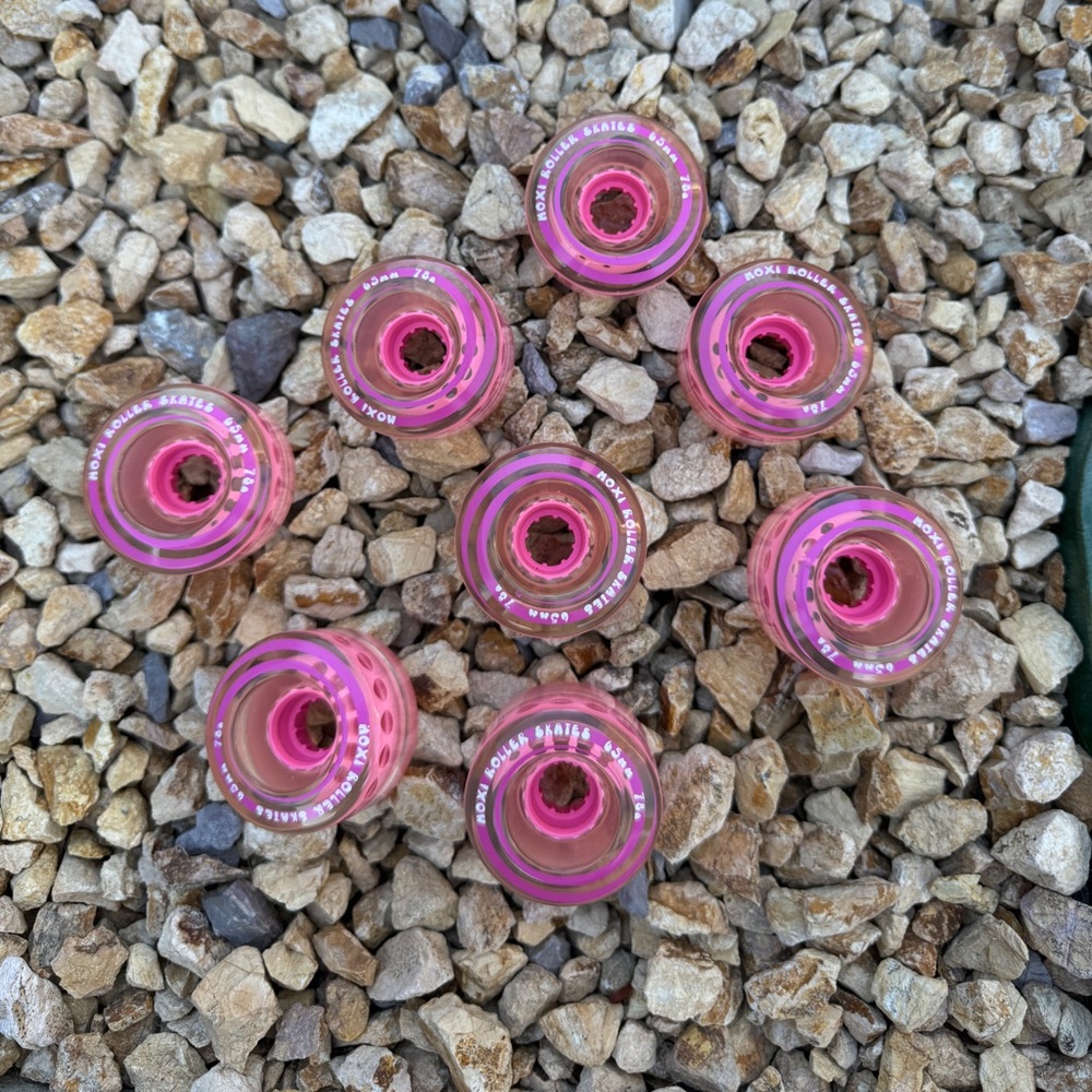 Pink moxie wheels